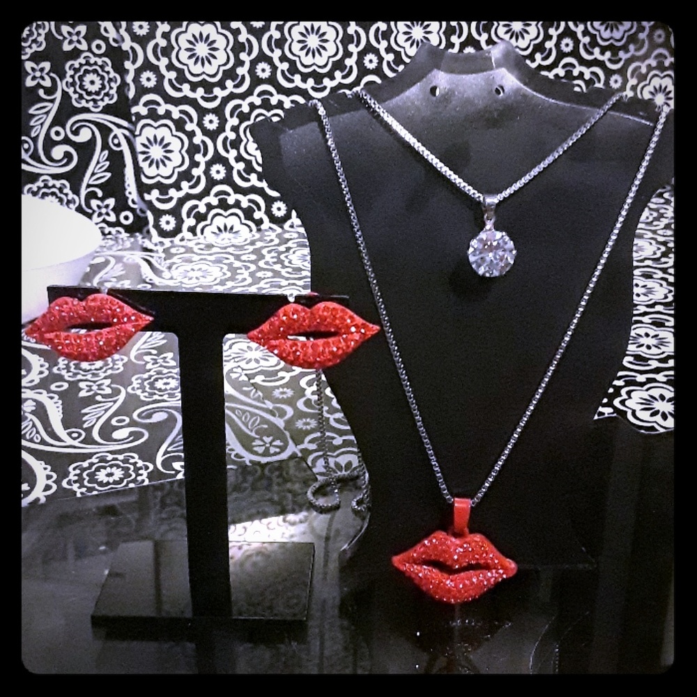 Necklace earring set
